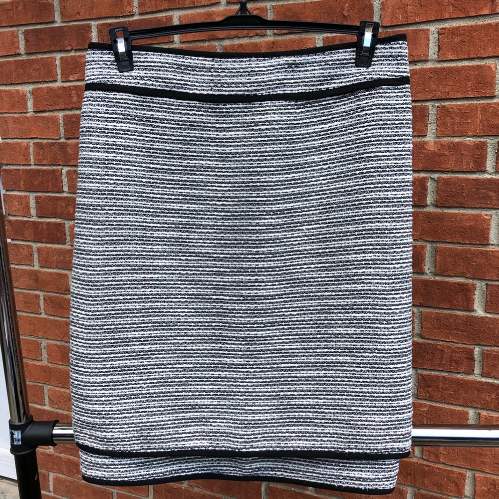 Lord & Taylor Sz 18W pencil skirt.